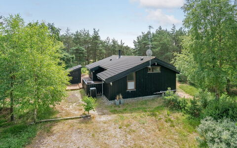 Mine - 300M from the Sea: Holz, Zuhause, Veranda, Deck, Hartholz, Dach, Holzbeize, Holzboden, Eco Hotel