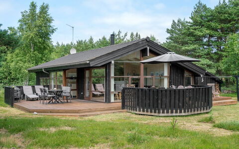 Mine - 300M from the Sea: Holz, Zuhause, Veranda, Deck, Hartholz, Dach, Holzbeize, Holzboden, Eco Hotel