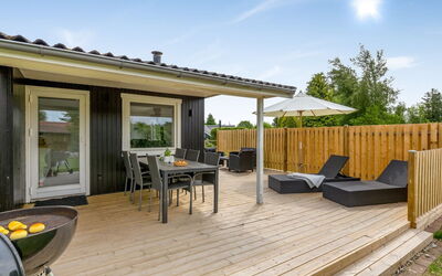 Silvana - 750M from the Sea