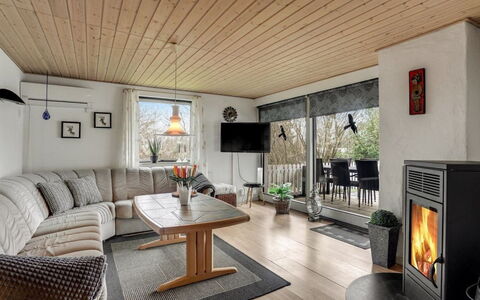 Yak - 350M from the Sea: Flooring, Holz, Möbel, Interior Design, Fussboden, Holzboden, Decke, Wohnzimmer, Zuhause, Couch