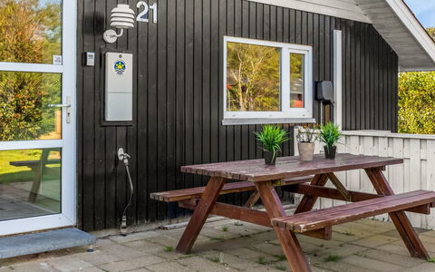 Gudmundine - 350M to the Fjord: Haus, Zuhause, Dach, Wohngebiet, Hütte, Estate, Bauernhaus, Rasen, Landscaping, Abstellgleis