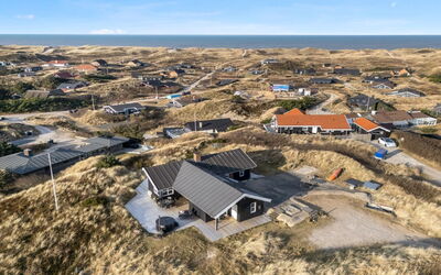 Tahnee - 450M from the Sea
