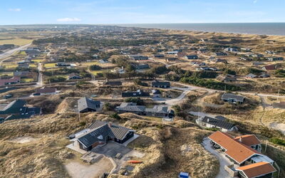 Tahnee - 450M from the Sea