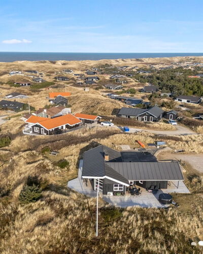 Tahnee - 450M from the Sea