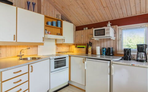 Menka - 1.3Km from the Sea: Holz, Decke, Küche, Interior Design, Countertop, Major Appliance, Zimmer, Beleuchtung, Cabinetry, Küchengerät