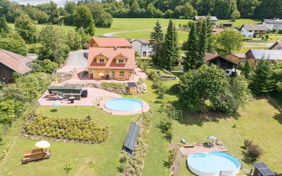Spiegelau 604: Haus, Estate, Rasen, Bauernhaus, Schwimmbad, Garten, Landscaping, Resort, Park, Garten