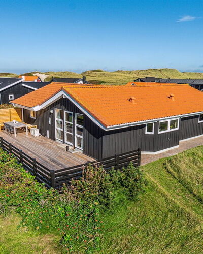 Marissa - 200M from the Sea