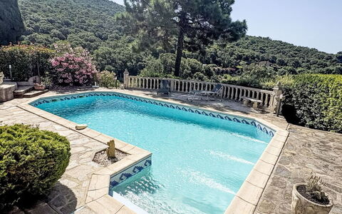 Maison de L'Hubac Bleu: Schwimmbad, Flagstone, Verbundwerkstoff, Fliese, Water Feature, Design, Resort, Cobblestone