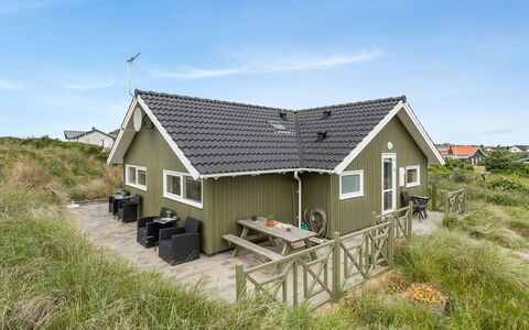 Finnja - 400M from the Sea: Haus, Dach, Zuhause, Hütte, Schuppen, Gartenbauten, Abstellgleis, Garten, Blockhaus, Hütte