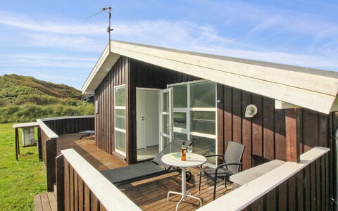 Larisa - 250M from the Sea: Holz, Die Architektur, Zuhause, Hartholz, Hütte, Holzbeize, Planke, Schatten, Veranda, Balkon