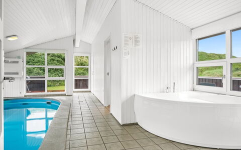 Larisa - 250M from the Sea: Decke, Verbundwerkstoff, Schwimmbad, Design, Hartholz, Garten, Deck, Planke, Bauernhaus, Gartenbauten