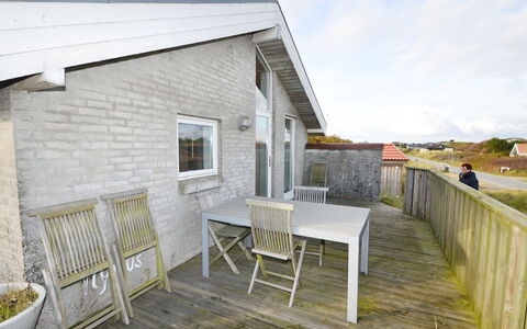 Enwald - 300M from the Sea: Zuhause, Hütte, Tür, Abstellgleis, Planke, Treppe, Daylighting, Balkon, Deck