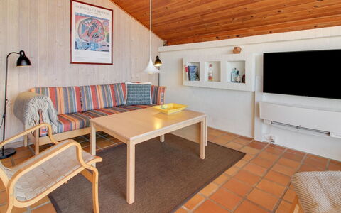 Enwald - 300M from the Sea: Interior Design, Flooring, Möbel, Fussboden, Holz, Decke, Zimmer, Wohnzimmer, Holzboden, Hartholz