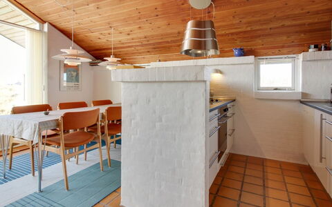 Enwald - 300M from the Sea: Möbel, Flooring, Interior Design, Fussboden, Holz, Decke, Light Fixture, Stuhl, Küche, Beleuchtung
