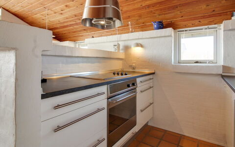 Enwald - 300M from the Sea: Küche, Countertop, Flooring, Küchengerät, Interior Design, Holz, Decke, Major Appliance, Light Fixture, Fussboden