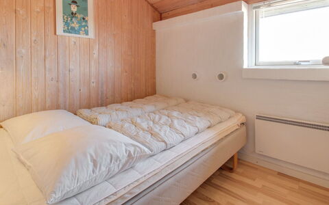 Enwald - 300M from the Sea: Bett, Schlafzimmer, Wand, Bedding, Bettdecke, Fussboden, Flooring, Holz, Interior Design, Decke
