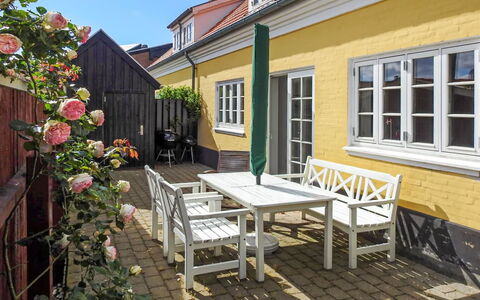 Tuulia - 1.1Km from the Sea: Holz, Dach, Die Architektur, Zuhause, Haus, Hütte, Abstellgleis, Hartholz, Steigung, Estate