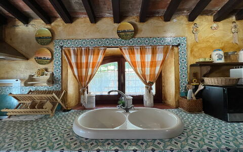 Villa Patrizia: Zapfhahn, Armatur, Eigentum, Gebäude, Blau, Sinken, Badezimmer, Holz, Interior Design, Haus