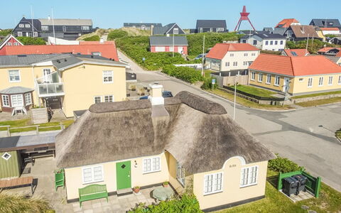 Christin - 275M from the Sea: Auto, Fließheck, Familienauto