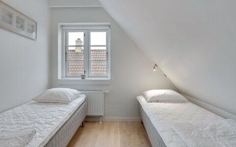 Springimile - 300M from the Sea: Schwimmbad, Bauernhaus, Estate, Villa, Resort, Eco Hotel, Hazienda, Hinterhof