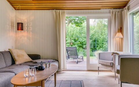 Lucie - 1.5Km from the Sea: Möbel, Interior Design, Flooring, Holz, Fussboden, Beleuchtung, Zuhause, Tabelle, Wohnzimmer, Decke