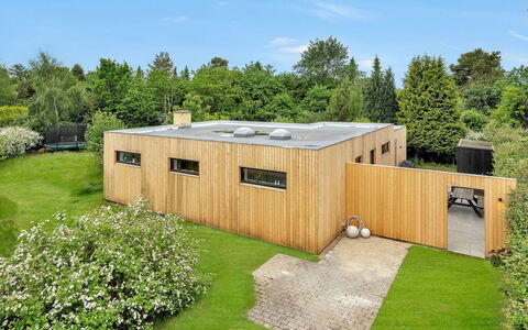 Matti - 1Km from the Sea: Wohngebiet, Dach, Vorort, Auffahrt, Estate, Kamin