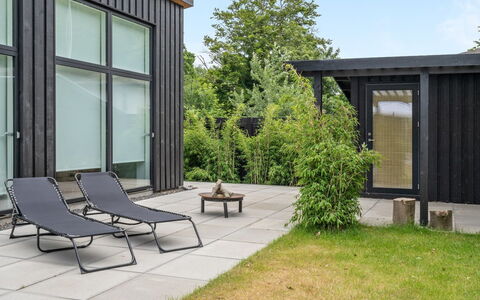 Ebke - 70M from the Sea: Garten, Gartenmöbel, Schatten, Hinterhof, Landscaping, Rasen, Garten, Gartenbauten, Stuhl, Hartholz