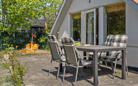 Marita - 225M from the Sea: Wohngebiet, Dach, Vorort, Auffahrt, Estate, Kamin