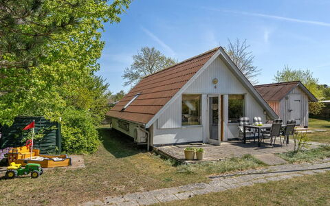 Marita - 225M from the Sea: Wohngebiet, Dach, Vorort, Auffahrt, Estate, Kamin