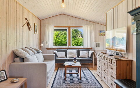 Ludvika - 350M from the Sea: Zuhause, Hütte, Veranda, Abstellgleis, Bauernhaus, Outdoor Struktur