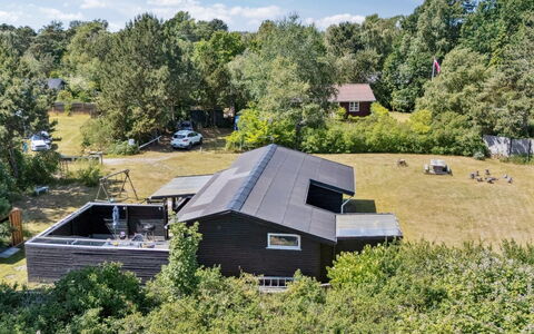 Ludvika - 350M from the Sea: Zuhause, Hütte, Veranda, Abstellgleis, Bauernhaus, Outdoor Struktur