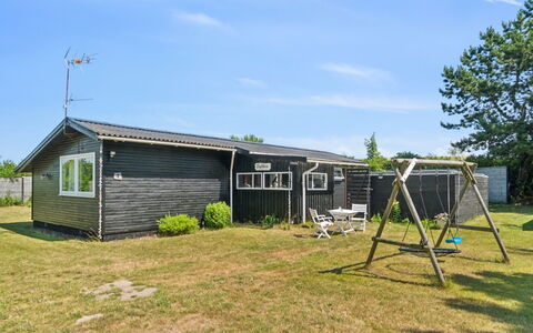 Ludvika - 350M from the Sea: Zuhause, Hütte, Veranda, Abstellgleis, Bauernhaus, Outdoor Struktur