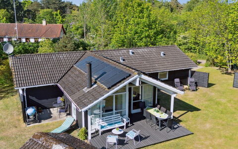 Sophi - 425M from the Sea: Dach, Zuhause, Haus, Abstellgleis, Hütte, Verbundwerkstoff, Tür, Schiebefenster, Estate, Kamin