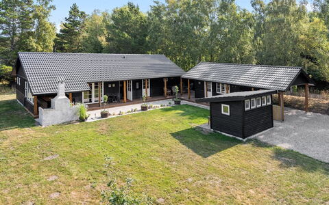 Kunegunda - 650M from the Sea: Dach, Haus, Zuhause, Hütte, Abstellgleis, Estate, Auffahrt, Gartenbauten, Garten, Schuppen