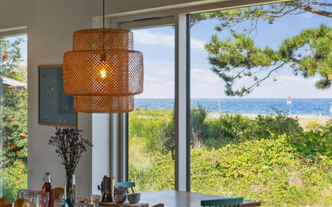 Gjorgje - 100M from the Sea: Dach, Haus, Zuhause, Hütte, Abstellgleis, Estate, Auffahrt, Gartenbauten, Garten, Schuppen