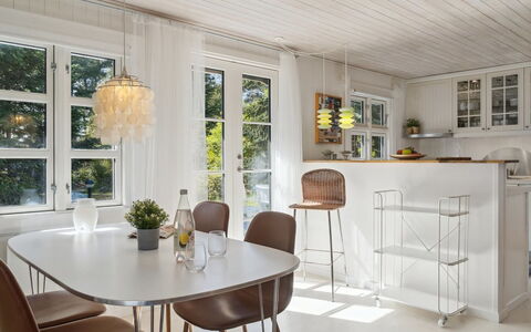 Arild - 10M from the Sea: Möbel, Interior Design, Flooring, Fussboden, Light Fixture, Holz, Decke, Esszimmer, Leuchter, Stuhl