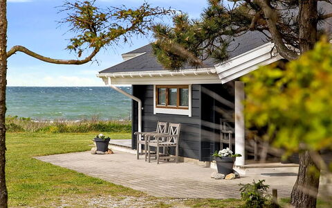 Stacie - 10M from the Sea: Zuhause, Hütte, Veranda, Abstellgleis, Bauernhaus, Outdoor Struktur