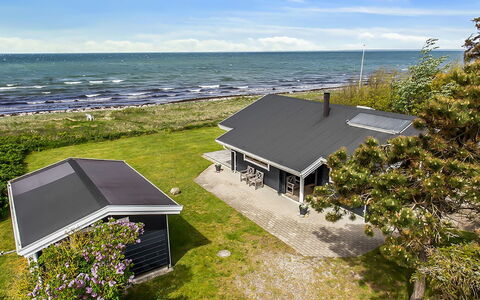 Stacie - 10M from the Sea: Zuhause, Hütte, Veranda, Abstellgleis, Bauernhaus, Outdoor Struktur