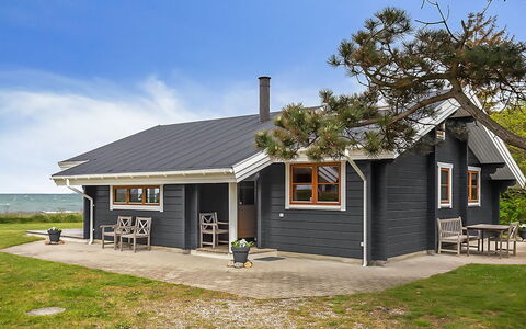 Stacie - 10M from the Sea: Zuhause, Hütte, Veranda, Abstellgleis, Bauernhaus, Outdoor Struktur