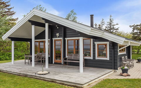Stacie - 10M from the Sea: Zuhause, Hütte, Veranda, Abstellgleis, Bauernhaus, Outdoor Struktur