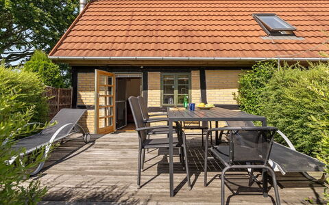 Redlef - 9Km from the Sea: Flooring, Wand, Fussboden, Interior Design, Holz, Decke, Holzboden, Beleuchtung, Möbel, Laminatboden