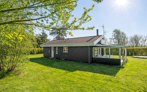 Lamberthus - 600M from the Sea: Dach, Haus, Zuhause, Hütte, Abstellgleis, Estate, Auffahrt, Gartenbauten, Garten, Schuppen