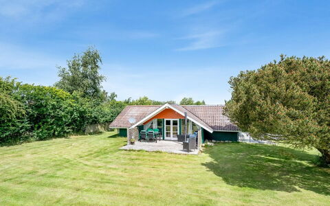 Elijoan - 400M from the Sea: Wohngebiet, Dach, Vorort, Auffahrt, Estate, Kamin