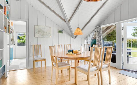 Elijoan - 400M from the Sea: Wohngebiet, Dach, Vorort, Auffahrt, Estate, Kamin