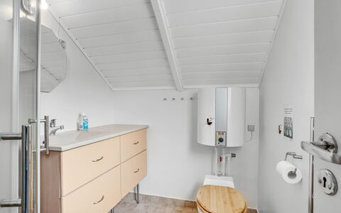 Elijoan - 400M from the Sea: Wohngebiet, Dach, Vorort, Auffahrt, Estate, Kamin