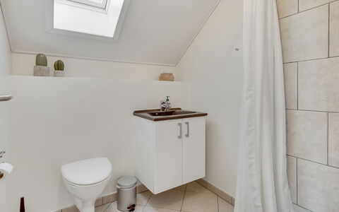 Nikica - 350M from the Sea: Armatur, Flooring, Fussboden, Badezimmer, Interior Design, Sinken, Zapfhahn, Installation, Toilette, Decke
