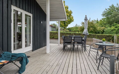 Asya - 600M from the Sea: Blau, Strauch, Hütte, Ground, Garten, Estate, Schatten, Landscaping, Bauernhaus, Eco Hotel