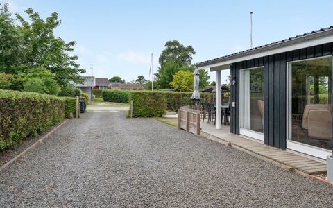 Asya - 600M from the Sea: Blau, Strauch, Hütte, Ground, Garten, Estate, Schatten, Landscaping, Bauernhaus, Eco Hotel