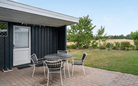 Asya - 600M from the Sea: Blau, Strauch, Hütte, Ground, Garten, Estate, Schatten, Landscaping, Bauernhaus, Eco Hotel