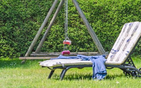 Amy - 150M from the Sea: Blau, Strauch, Hütte, Ground, Garten, Estate, Schatten, Landscaping, Bauernhaus, Eco Hotel